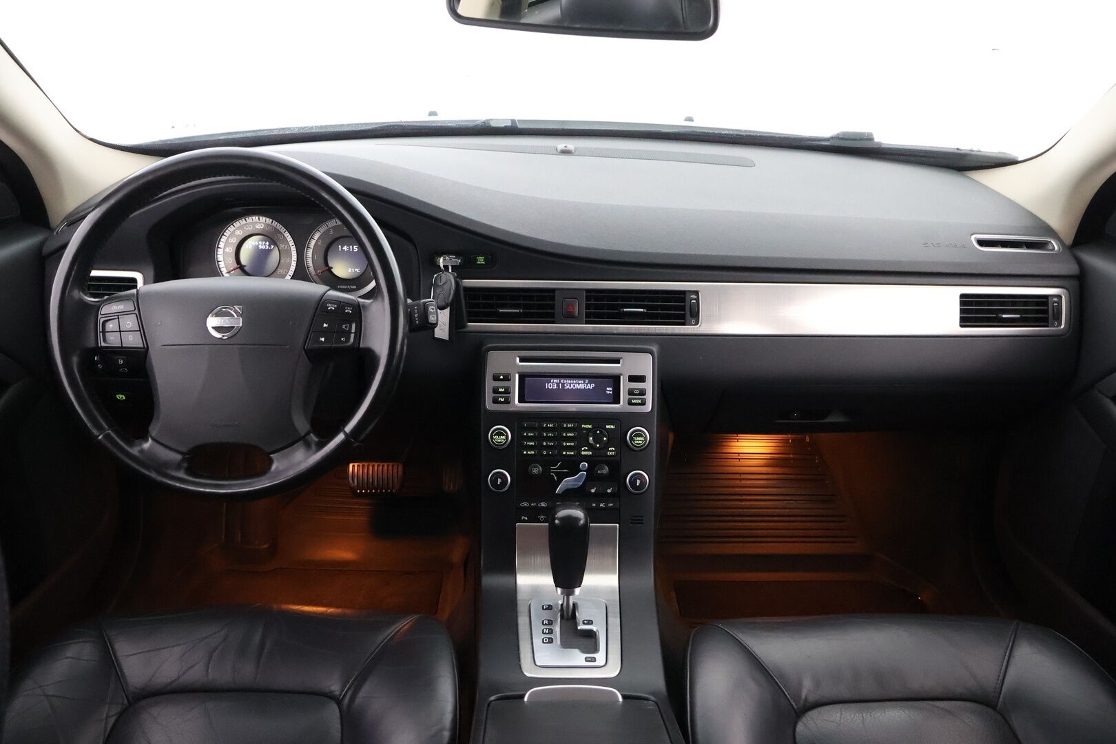 Volvo V70 2008 T6 AWD Polestar - Webasto / High Perf Audio / Nahkasisusta / Vetokoukku / Xenon / Peruutustutka / Harvinaisuus!