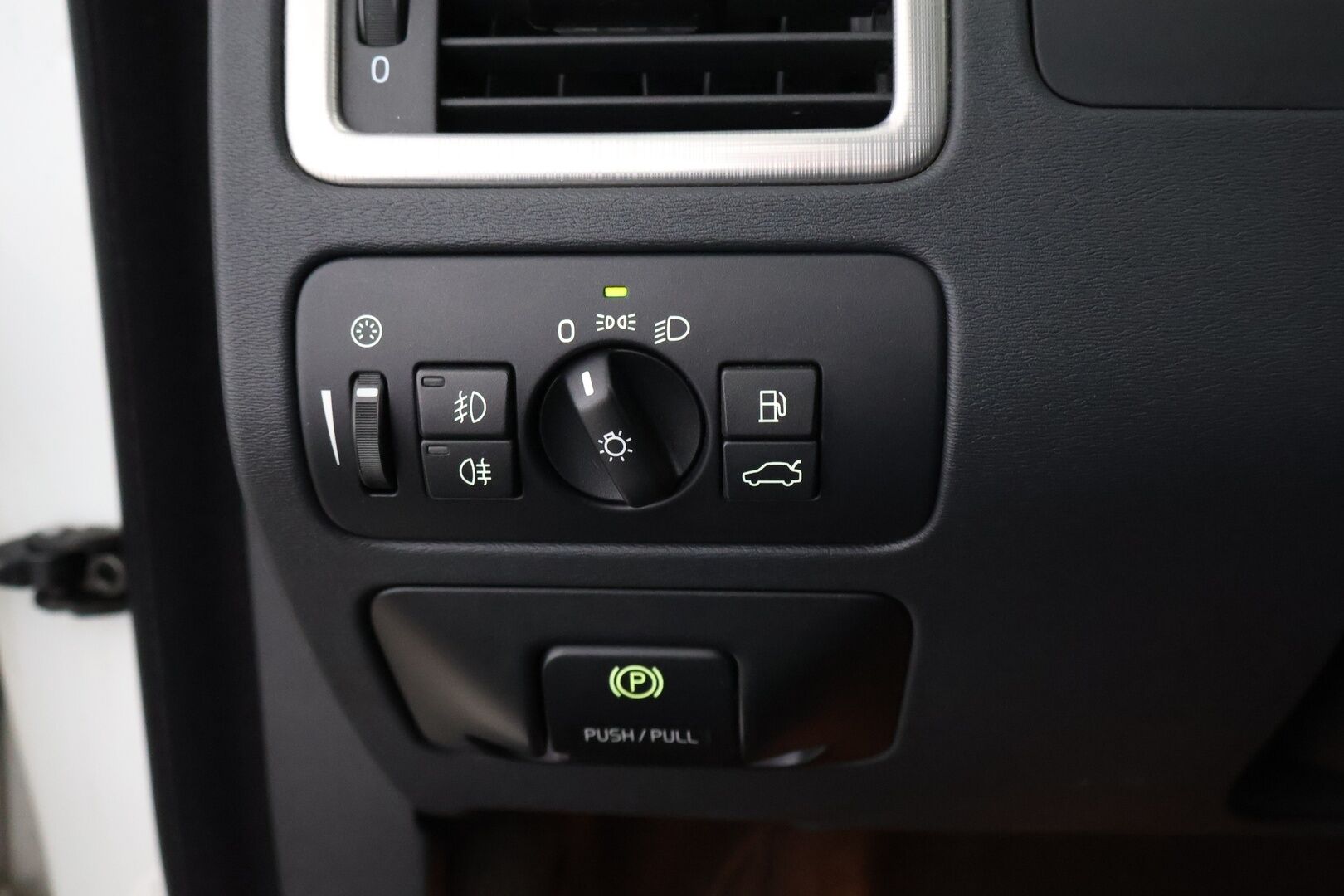 Volvo V70 2008 T6 AWD Polestar - Webasto / High Perf Audio / Nahkasisusta / Vetokoukku / Xenon / Peruutustutka / Harvinaisuus!