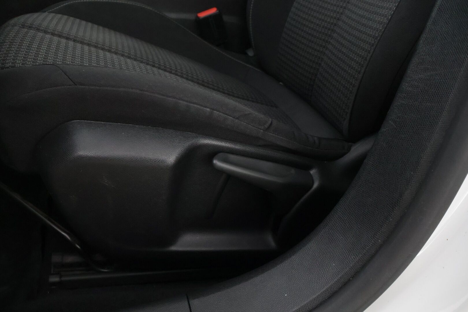 Peugeot 308 2021 SW Active 210 Anniversary PureTech 130 EAT8-automaatti* Digimittaristo / Tutkat / Apple&Android Carplay / Vakkari / Lohkolämmitin * - * Suomi-auto / Jakohihna vaihdettu 6/25 / Kahdet renkaat *