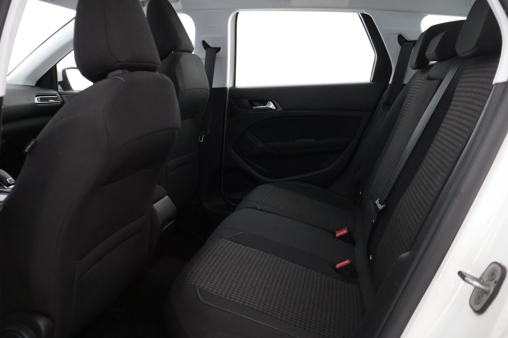 Peugeot 308 2021 SW Active 210 Anniversary PureTech 130 EAT8-automaatti* Digimittaristo / Tutkat / Apple&Android Carplay / Vakkari / Lohkolämmitin * - * Suomi-auto / Jakohihna vaihdettu 6/25 / Kahdet renkaat *