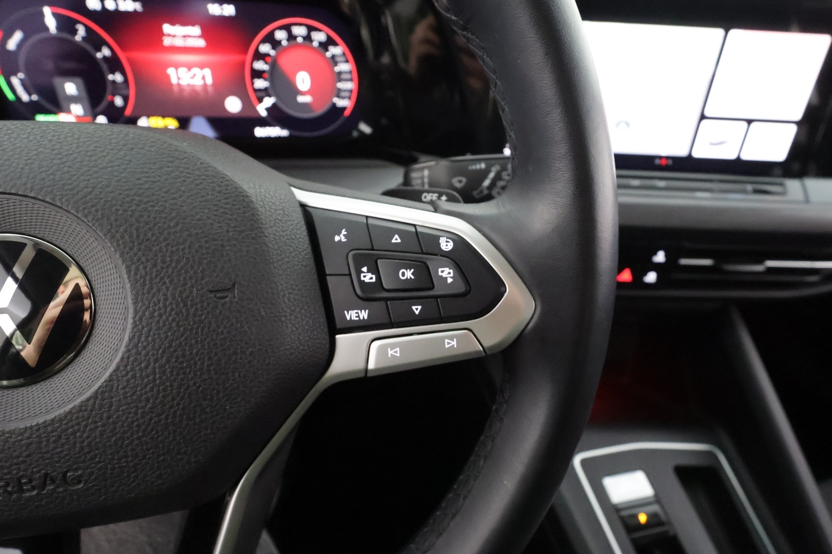 Volkswagen Golf 2021 Style eHybrid 150 kW (PHEV) DSG * ACC / P.kamera / IQ.Light / Webasto / Hierova muistipenkki / Navi / Keyless * - 1.Om Suomi-auto / Kahdet renkaat aluvanteilla / Merkkihuollettu