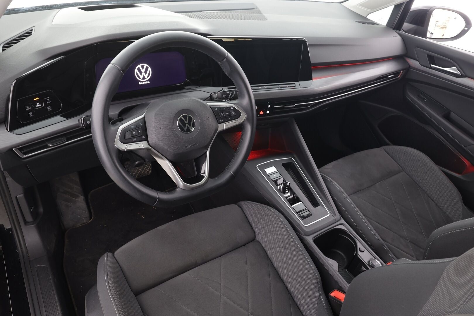 Volkswagen Golf 2021 Style eHybrid 150 kW (PHEV) DSG * ACC / P.kamera / IQ.Light / Webasto / Hierova muistipenkki / Navi / Keyless * - 1.Om Suomi-auto / Kahdet renkaat aluvanteilla / Merkkihuollettu