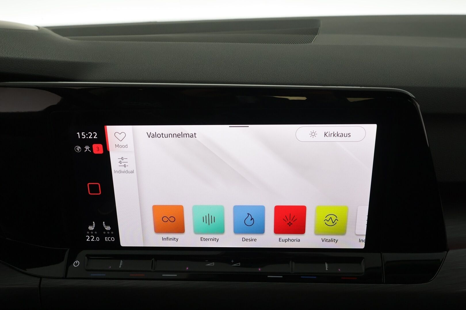 Volkswagen Golf 2021 Style eHybrid 150 kW (PHEV) DSG * ACC / P.kamera / IQ.Light / Webasto / Hierova muistipenkki / Navi / Keyless * - 1.Om Suomi-auto / Kahdet renkaat aluvanteilla / Merkkihuollettu