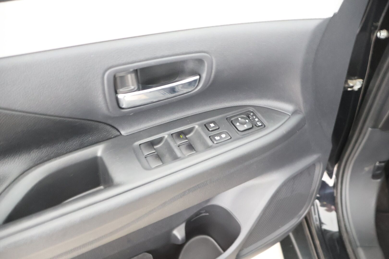 Mitsubishi OUTLANDER PHEV 2015 Instyle Navi -  Adapt.Vak | Panorama | P-kamera | Koukku | NAVI | Sähköluukku