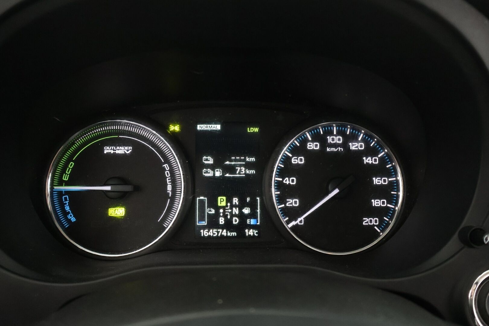 Mitsubishi OUTLANDER PHEV 2015 Instyle Navi -  Adapt.Vak | Panorama | P-kamera | Koukku | NAVI | Sähköluukku