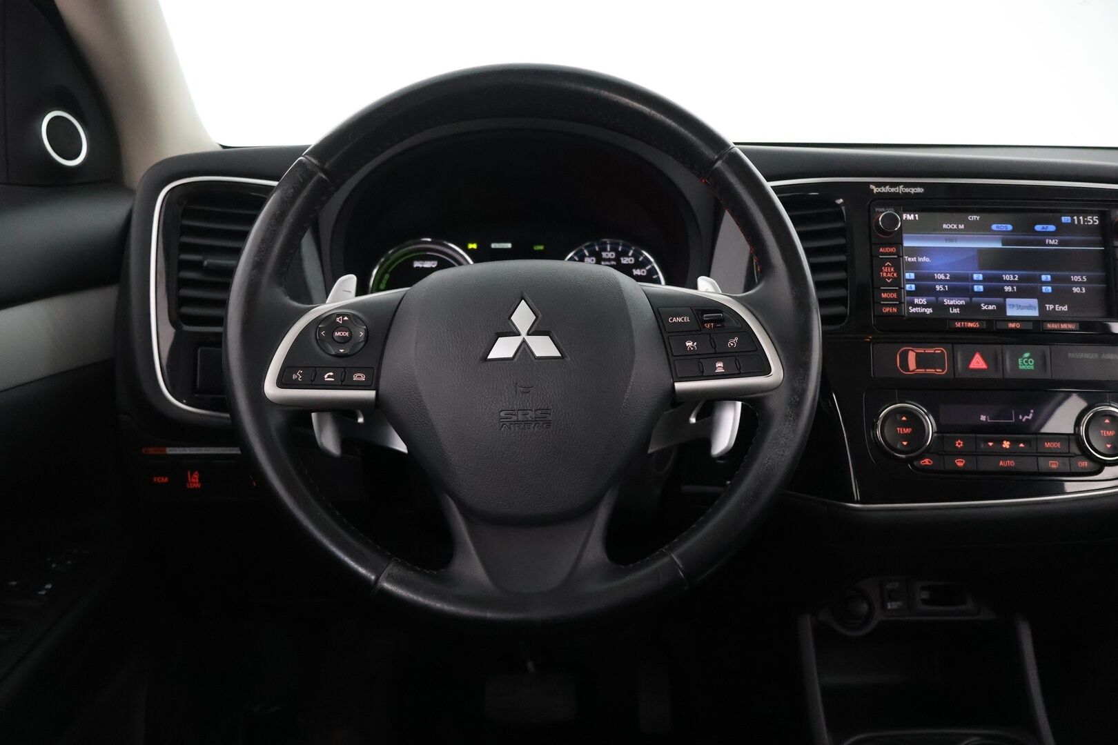 Mitsubishi OUTLANDER PHEV 2015 Instyle Navi -  Adapt.Vak | Panorama | P-kamera | Koukku | NAVI | Sähköluukku