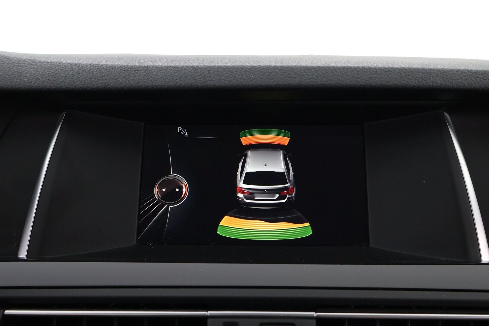 BMW 520 2017 F11 Touring 520d A Business LCI * Nahkasisusta / LED / Vetokoukku / Lohko & Sisäpistoke / Ratinlämmitys - 2x Hyvät renkaat / Facelift / Juuri tullut Tampereelle!