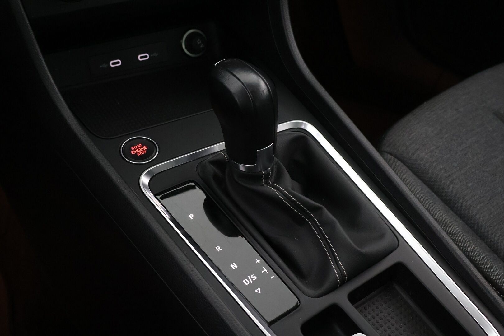 Seat Ateca 2021 1,5 TSI 150 EVO Style DSG * 1Om Suomiauto / Webasto / Vetokoukku / Peruutuskamera / Ratinlämmitys / Full Link - Merkkihuollettu / 2x Hyvät renkaat aluvantein / Juuri tullut Tampereelle!