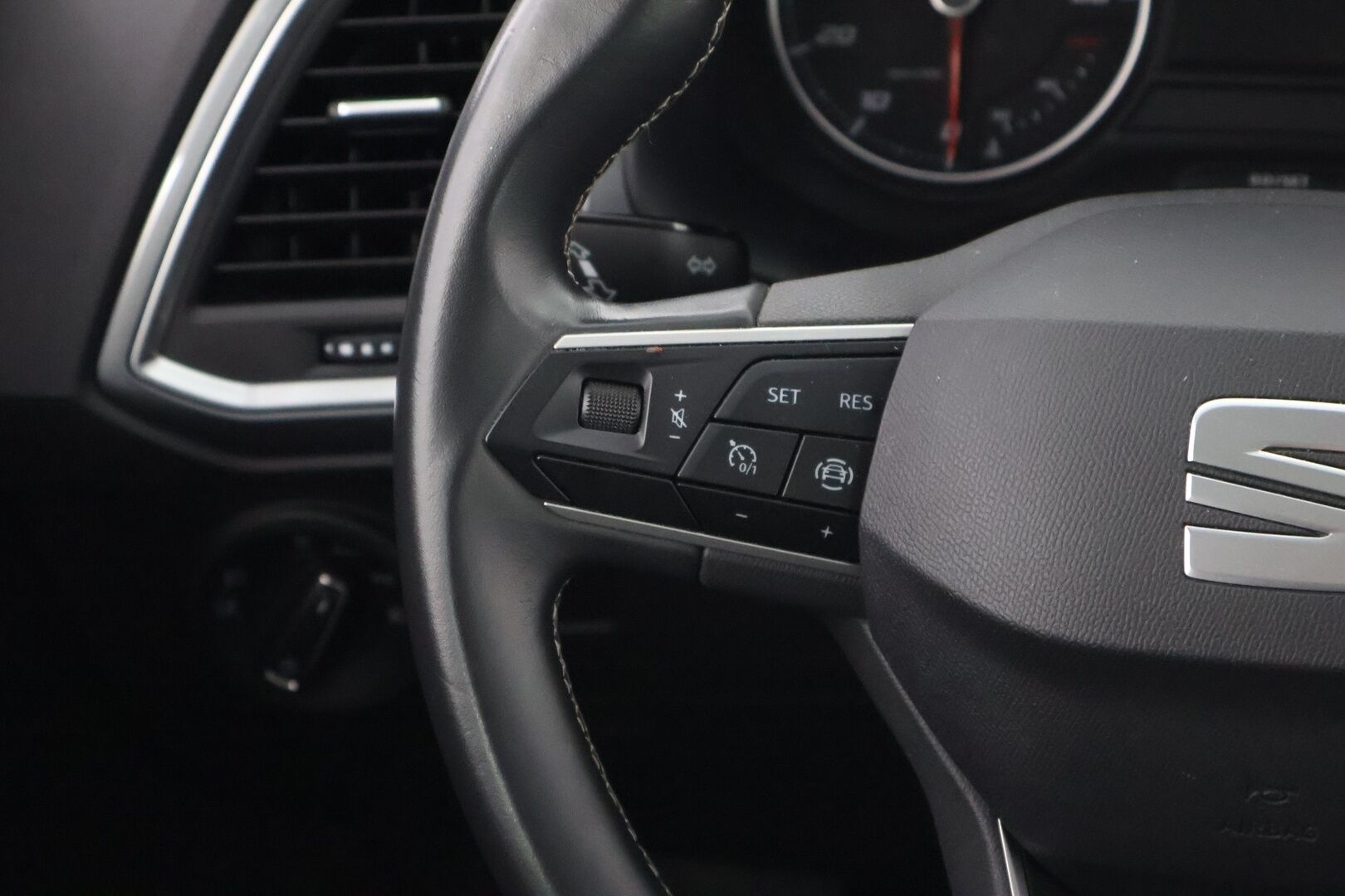 Seat Ateca 2021 1,5 TSI 150 EVO Style DSG * 1Om Suomiauto / Webasto / Vetokoukku / Peruutuskamera / Ratinlämmitys / Full Link - Merkkihuollettu / 2x Hyvät renkaat aluvantein / Juuri tullut Tampereelle!
