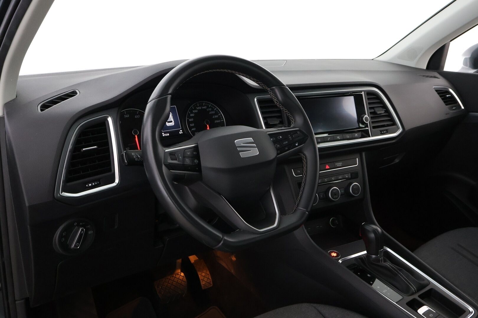 Seat Ateca 2021 1,5 TSI 150 EVO Style DSG * 1Om Suomiauto / Webasto / Vetokoukku / Peruutuskamera / Ratinlämmitys / Full Link - Merkkihuollettu / 2x Hyvät renkaat aluvantein / Juuri tullut Tampereelle!