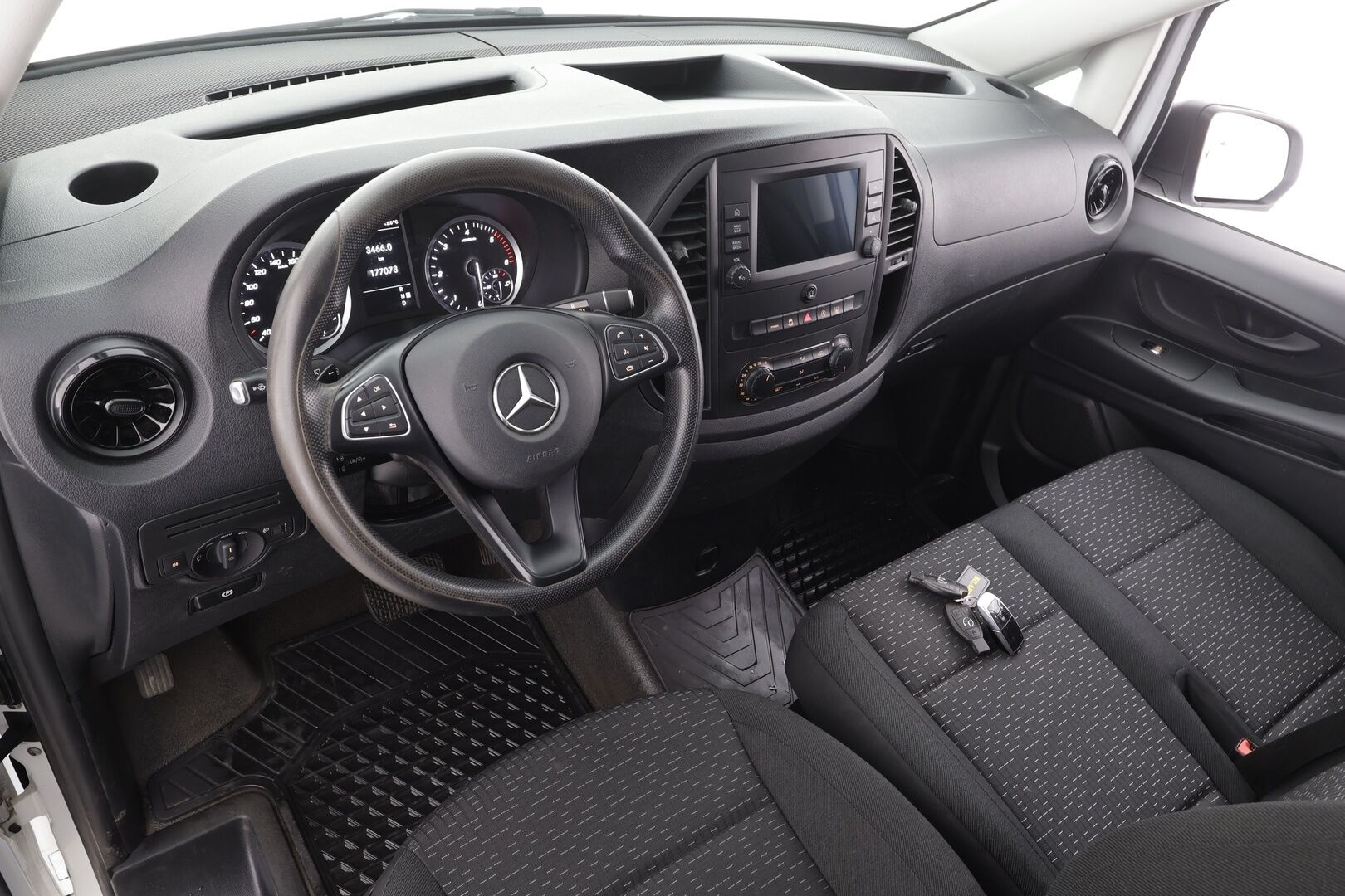 Mercedes-Benz Vito 2021 114CDI RWD-3,05/32K keskipitkä A2 A * Vakkari / Webasto / Koukku / P.kamera / Apple&Android * - 1.Om Suomi-auto / Kahdet Renkaat - HULLUT AVAJAISHULINAT KORKOTARJOUS 3,29 %