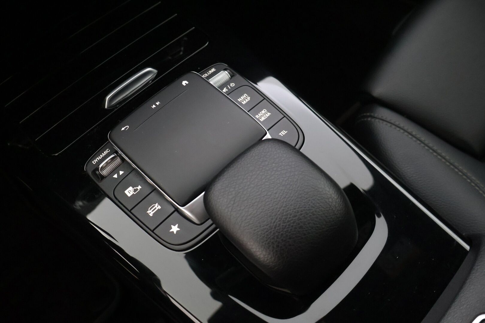 Mercedes-Benz CLA 2021 180 A Shooting Brake Business Progressive - | ACC | Navi | Keylessgo | P.Kamera | 2 renkaat & Vanteet | Suomi-auto | Digimittaristo | LED | Puolinahat |