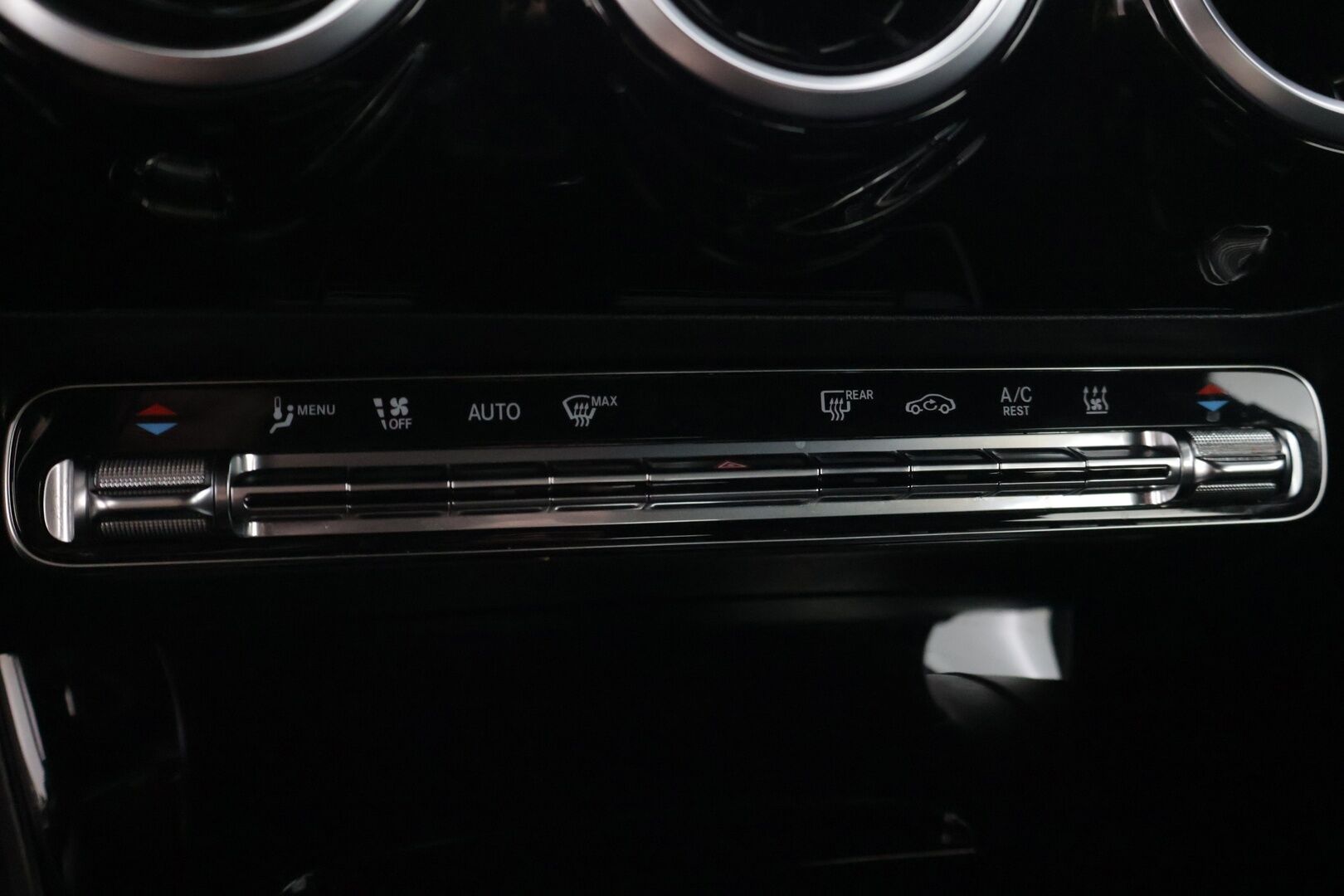Mercedes-Benz CLA 2021 180 A Shooting Brake Business Progressive - | ACC | Navi | Keylessgo | P.Kamera | 2 renkaat & Vanteet | Suomi-auto | Digimittaristo | LED | Puolinahat |