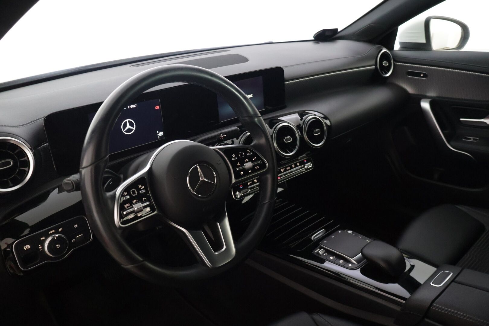 Mercedes-Benz CLA 2021 180 A Shooting Brake Business Progressive - | ACC | Navi | Keylessgo | P.Kamera | 2 renkaat & Vanteet | Suomi-auto | Digimittaristo | LED | Puolinahat |