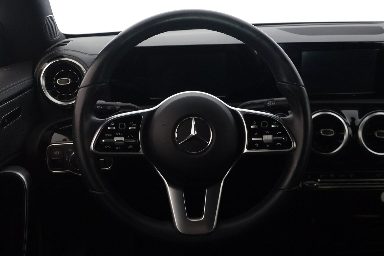 Mercedes-Benz CLA 2021 180 A Shooting Brake Business Progressive - | ACC | Navi | Keylessgo | P.Kamera | 2 renkaat & Vanteet | Suomi-auto | Digimittaristo | LED | Puolinahat |