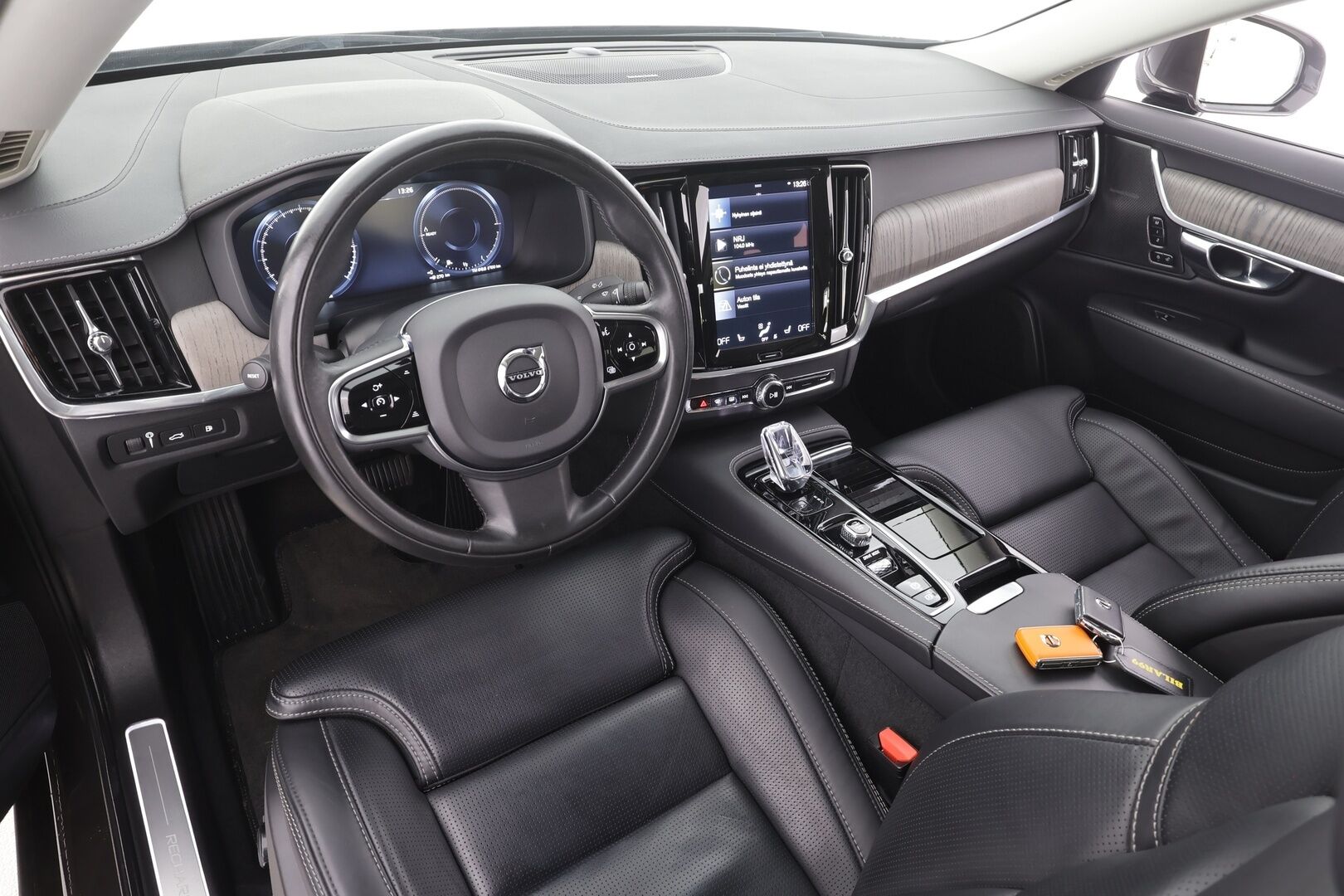 Volvo S90 2021 T8 TwE AWD Business Inscription aut - 1Om Suomiauto | Webasto | Harman&Kardon | ACC | 360-Kamera | Full LED | Ilmastoidut Sporttinahat | Lämmitettävä tuulilasi | ALV | SUPERVARUSTEET!