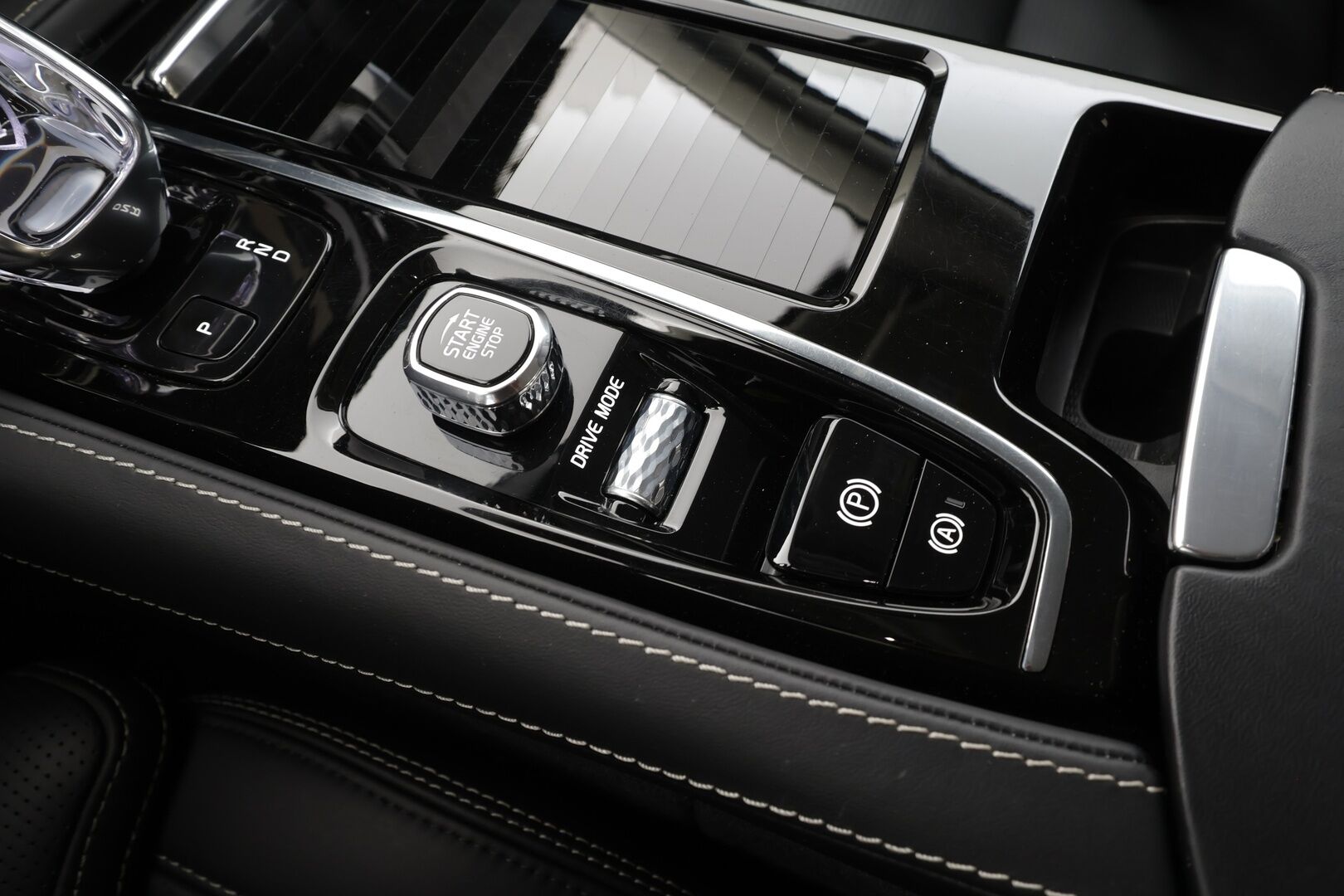 Volvo S90 2021 T8 TwE AWD Business Inscription aut - 1Om Suomiauto | Webasto | Harman&Kardon | ACC | 360-Kamera | Full LED | Ilmastoidut Sporttinahat | Lämmitettävä tuulilasi | ALV | SUPERVARUSTEET!