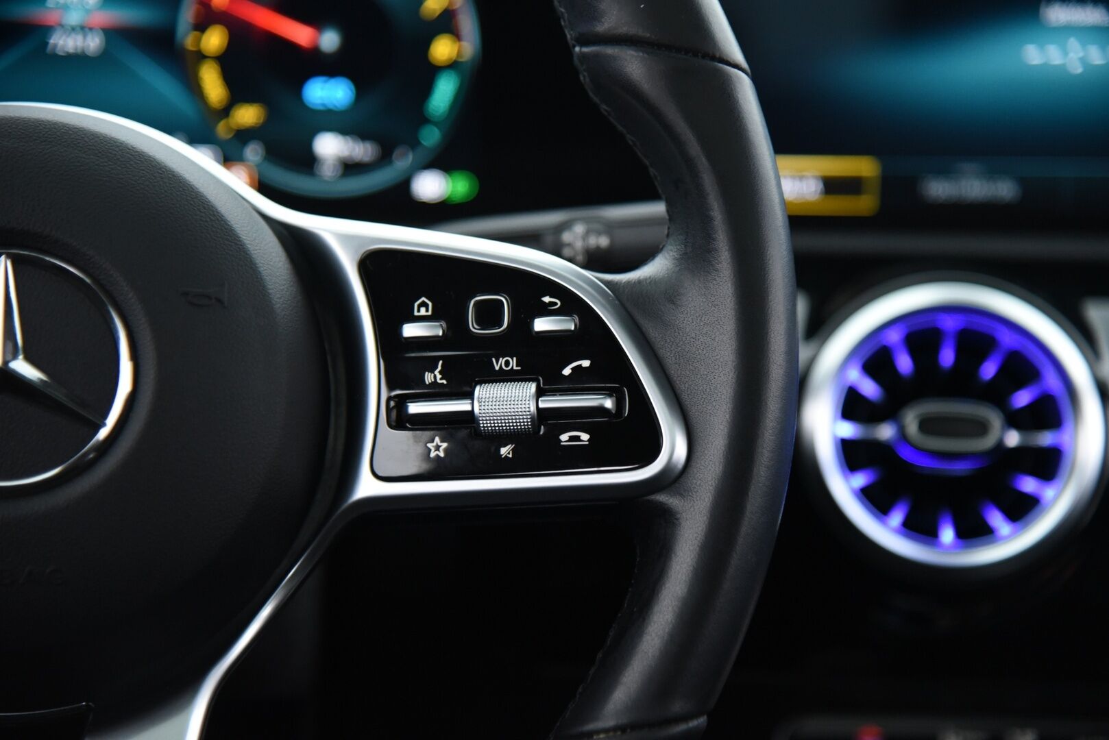 Mercedes-Benz CLA 2021 250 e A Shooting Brake Business Progressive EQ Power / Panorama / Muistipenkit / Widescreen / Vakkari / P.kamera - 1-Omisteinen Suomi-auto / SOH 95,5% / Navi / Tutkat / Juuri huollettu!