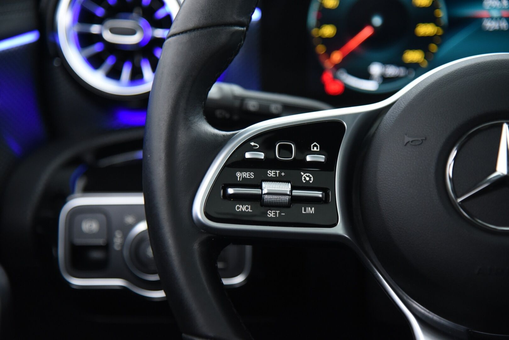 Mercedes-Benz CLA 2021 250 e A Shooting Brake Business Progressive EQ Power / Panorama / Muistipenkit / Widescreen / Vakkari / P.kamera - 1-Omisteinen Suomi-auto / SOH 95,5% / Navi / Tutkat / Juuri huollettu!