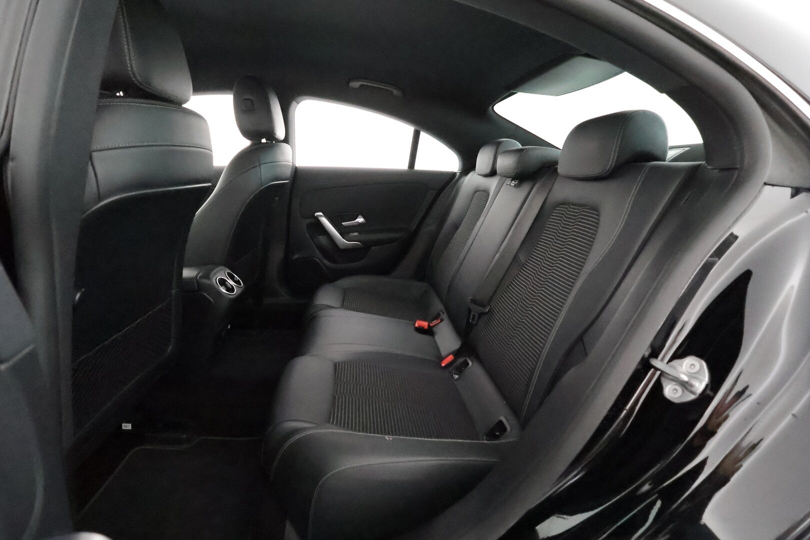 Mercedes-Benz CLA 2021 250 e A Business Progressive EQ Power ** P.Kamera / LED-High Performance / Sporttipenkit / Navi / Kaistavahti ** - 1.Om Suomi-auto / Kahdet Renkaat / Akku Kuntotarkistettu!