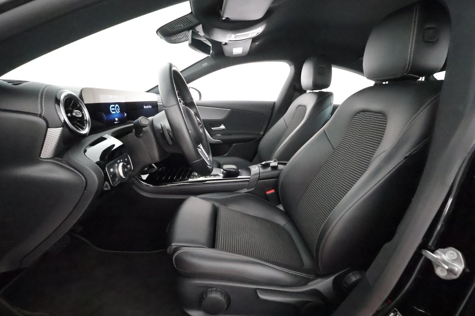 Mercedes-Benz CLA 2021 250 e A Business Progressive EQ Power ** P.Kamera / LED-High Performance / Sporttipenkit / Navi / Kaistavahti ** - 1.Om Suomi-auto / Kahdet Renkaat / Akku Kuntotarkistettu!