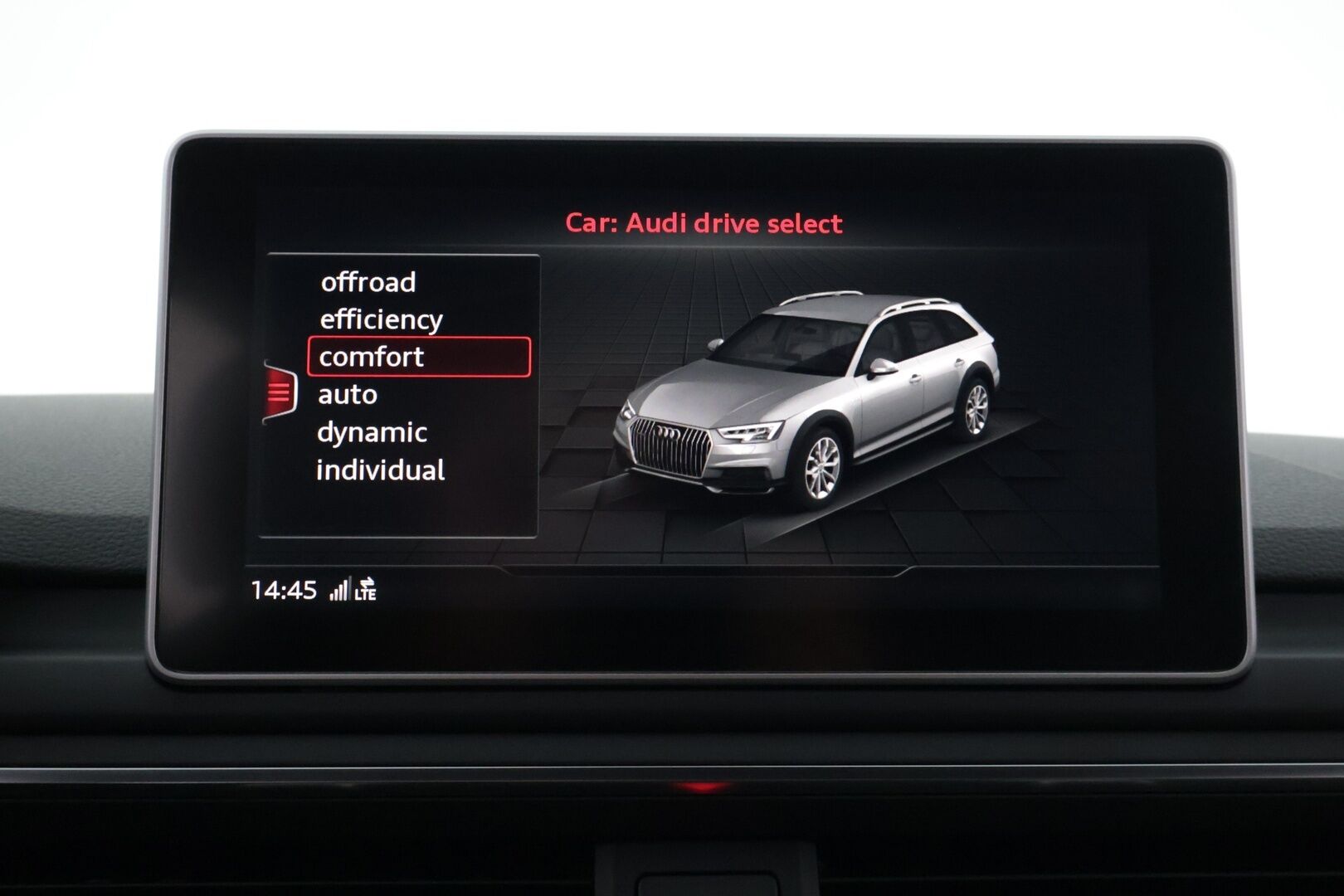 Audi A4 allroad quattro 2016 Business 2,0 TFSI 185 kW quattro S tronic - 3,99 % KORKOTARJOUS TÄHÄN AUTOON - ** Adapt. Cruise / B&O-sound / Sähköpenkit / Webasto / APP-Connect / Koukku **