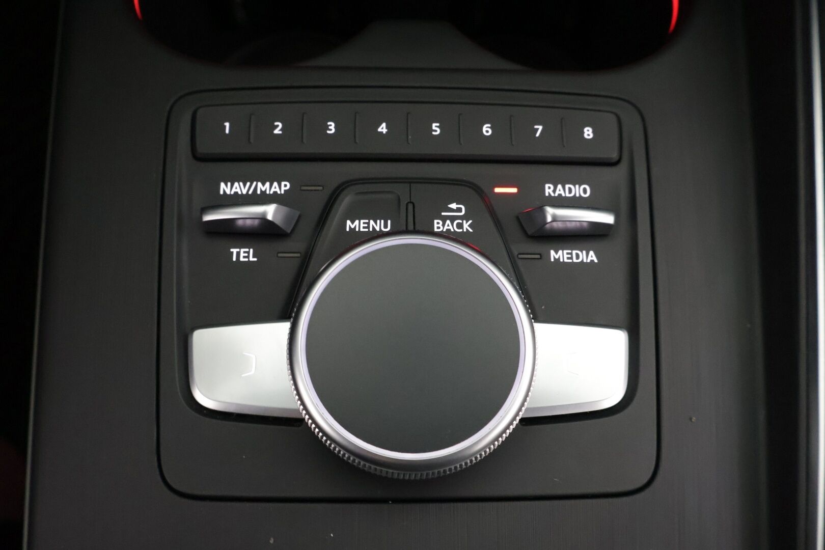 Audi A4 allroad quattro 2016 Business 2,0 TFSI 185 kW quattro S tronic - 3,99 % KORKOTARJOUS TÄHÄN AUTOON - ** Adapt. Cruise / B&O-sound / Sähköpenkit / Webasto / APP-Connect / Koukku **