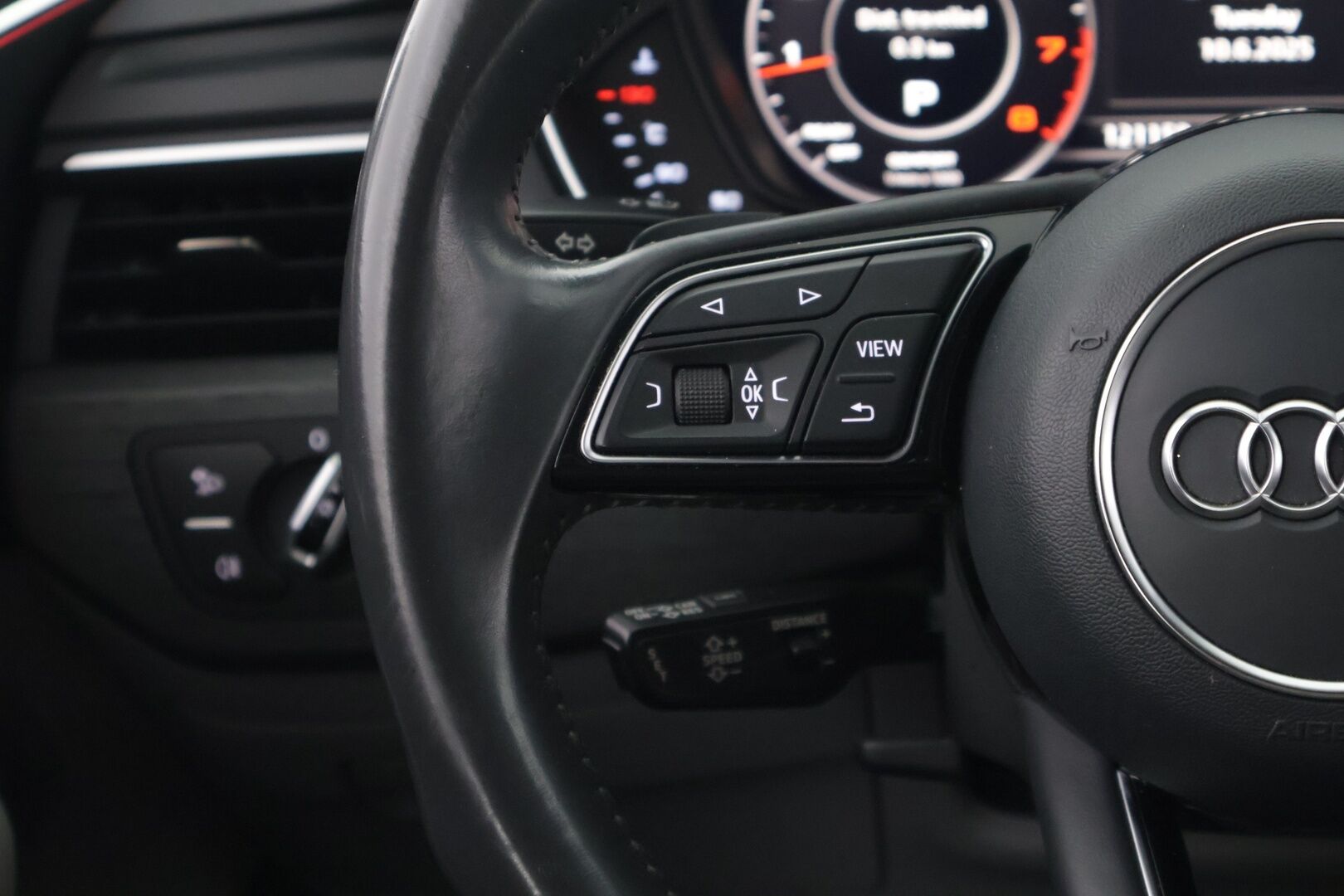 Audi A4 allroad quattro 2016 Business 2,0 TFSI 185 kW quattro S tronic - 3,99 % KORKOTARJOUS TÄHÄN AUTOON - ** Adapt. Cruise / B&O-sound / Sähköpenkit / Webasto / APP-Connect / Koukku **