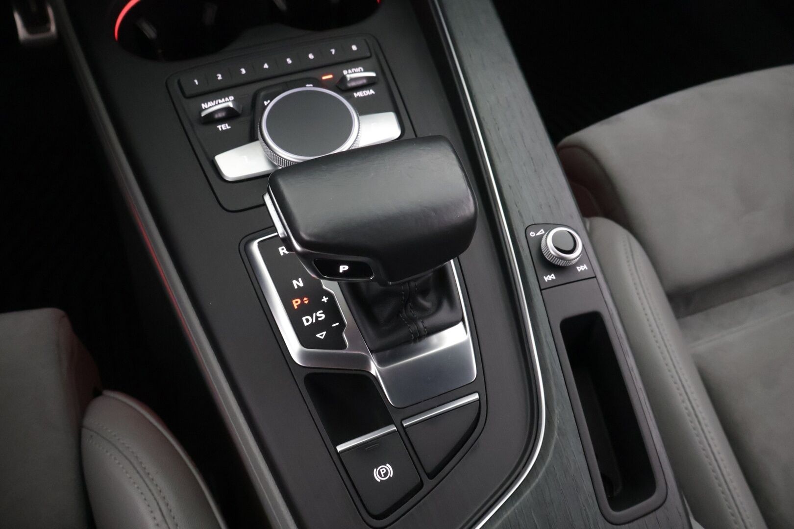 Audi A4 allroad quattro 2016 Business 2,0 TFSI 185 kW quattro S tronic - 3,99 % KORKOTARJOUS TÄHÄN AUTOON - ** Adapt. Cruise / B&O-sound / Sähköpenkit / Webasto / APP-Connect / Koukku **