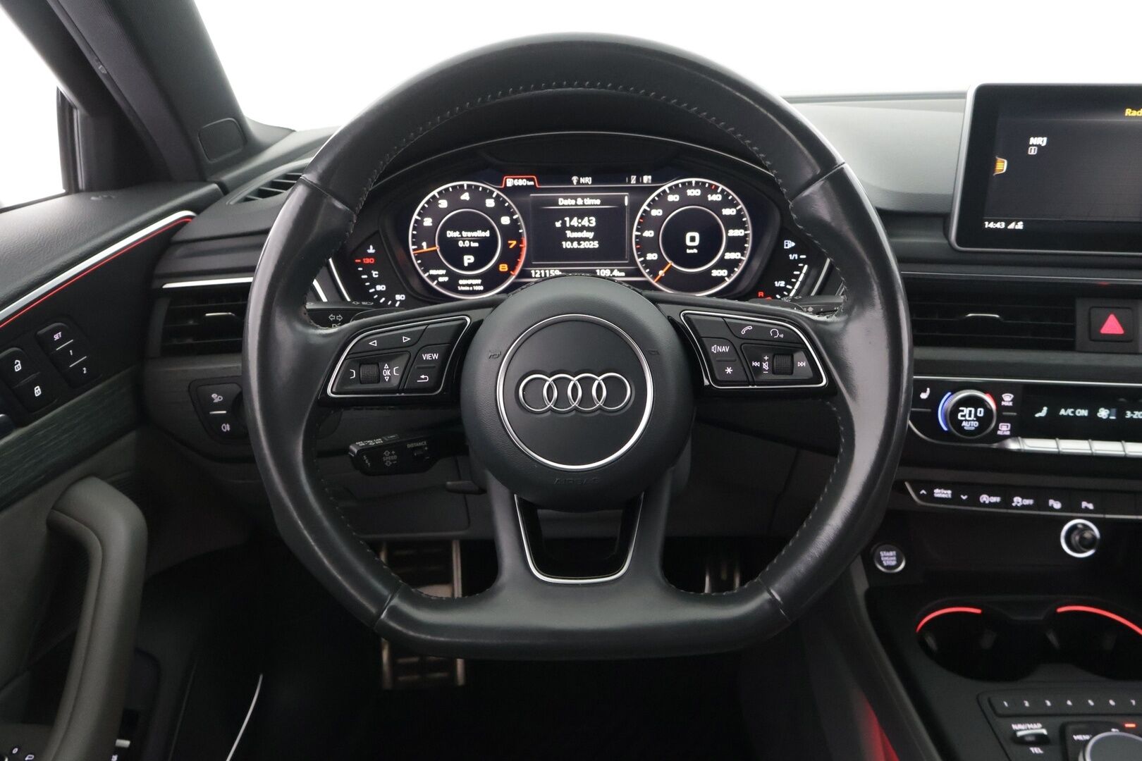 Audi A4 allroad quattro 2016 Business 2,0 TFSI 185 kW quattro S tronic - 3,99 % KORKOTARJOUS TÄHÄN AUTOON - ** Adapt. Cruise / B&O-sound / Sähköpenkit / Webasto / APP-Connect / Koukku **