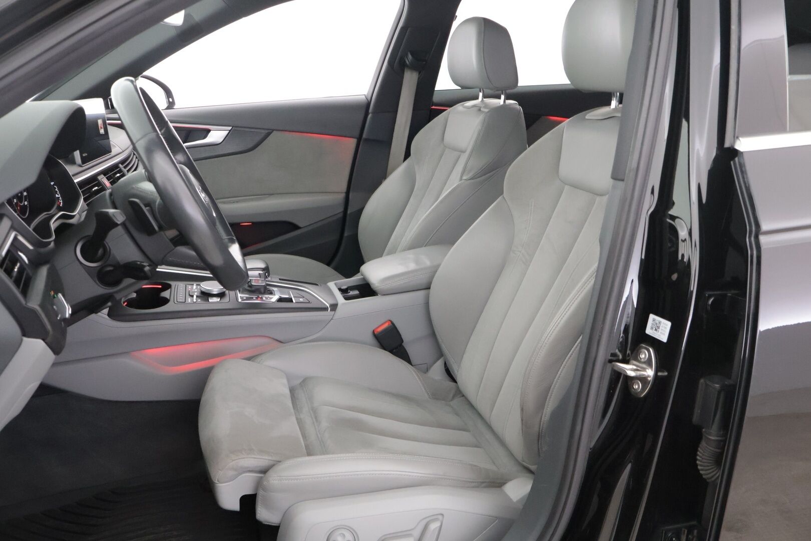 Audi A4 allroad quattro 2016 Business 2,0 TFSI 185 kW quattro S tronic - 3,99 % KORKOTARJOUS TÄHÄN AUTOON - ** Adapt. Cruise / B&O-sound / Sähköpenkit / Webasto / APP-Connect / Koukku **