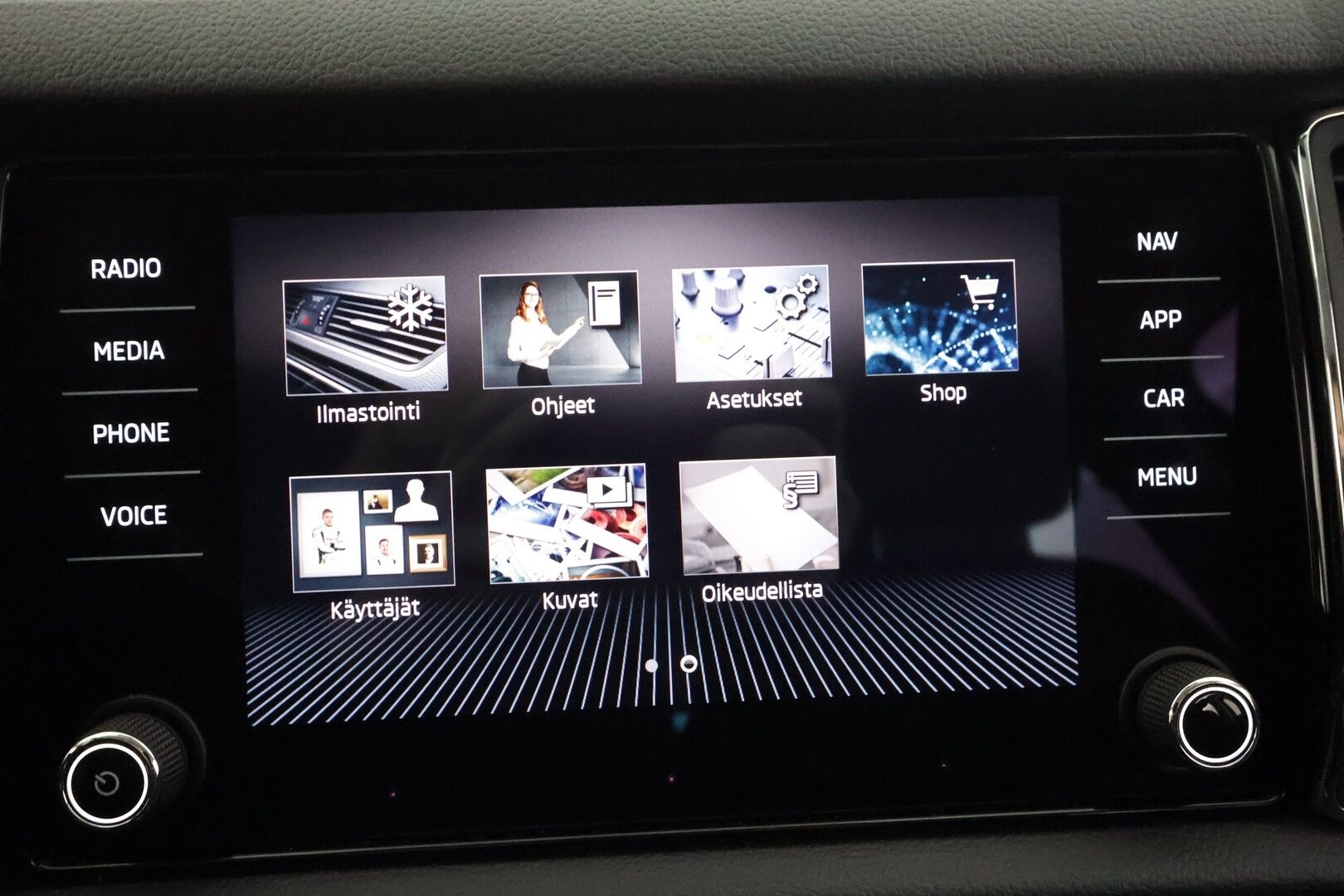 Skoda Kodiaq 2021 1,5 TSI ACT Ambition BusinessLine - | Webasto | Koukku | ACC | LED | P.tutkat | Navi | Ratinlämmitys | Keyless | 1-om Suomi-auto | Kahdet renkaat | Merkkihuollot | 