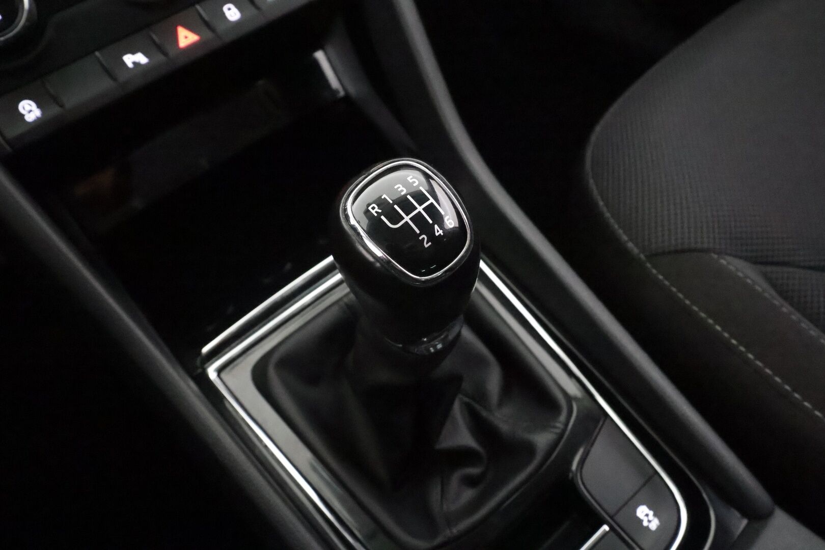 Skoda Kodiaq 2021 1,5 TSI ACT Ambition BusinessLine - | Webasto | Koukku | ACC | LED | P.tutkat | Navi | Ratinlämmitys | Keyless | 1-om Suomi-auto | Kahdet renkaat | Merkkihuollot | 