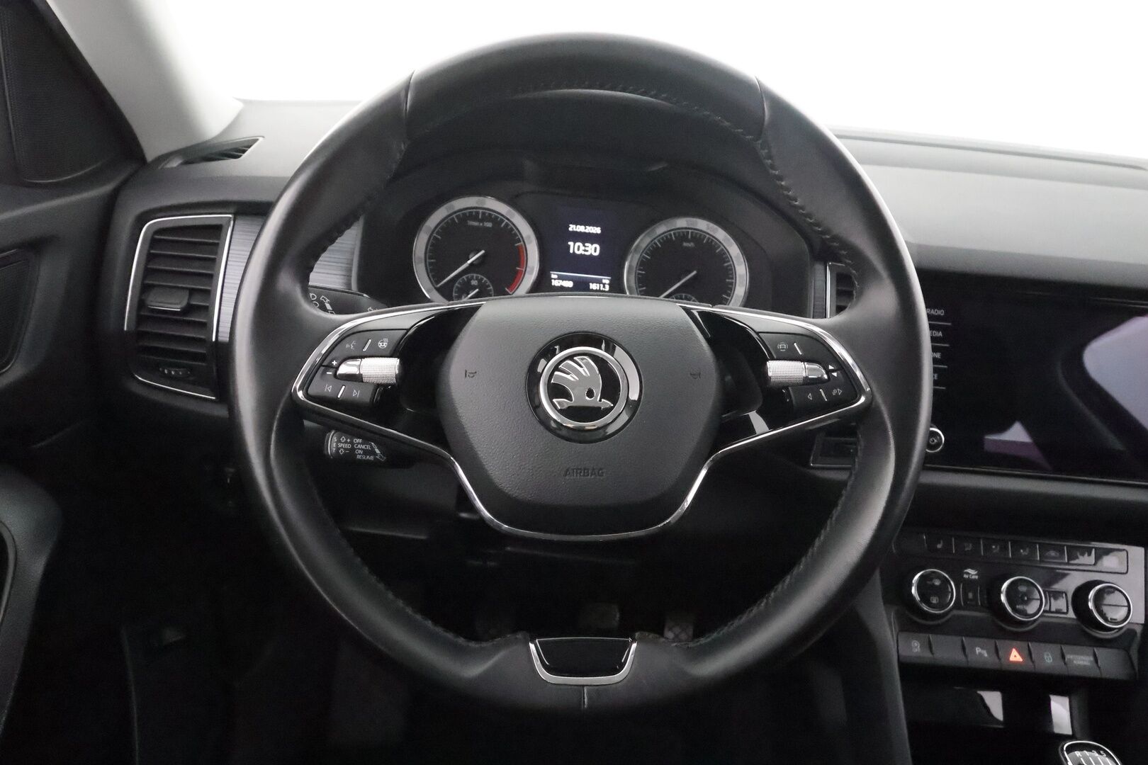 Skoda Kodiaq 2021 1,5 TSI ACT Ambition BusinessLine - | Webasto | Koukku | ACC | LED | P.tutkat | Navi | Ratinlämmitys | Keyless | 1-om Suomi-auto | Kahdet renkaat | Merkkihuollot | 
