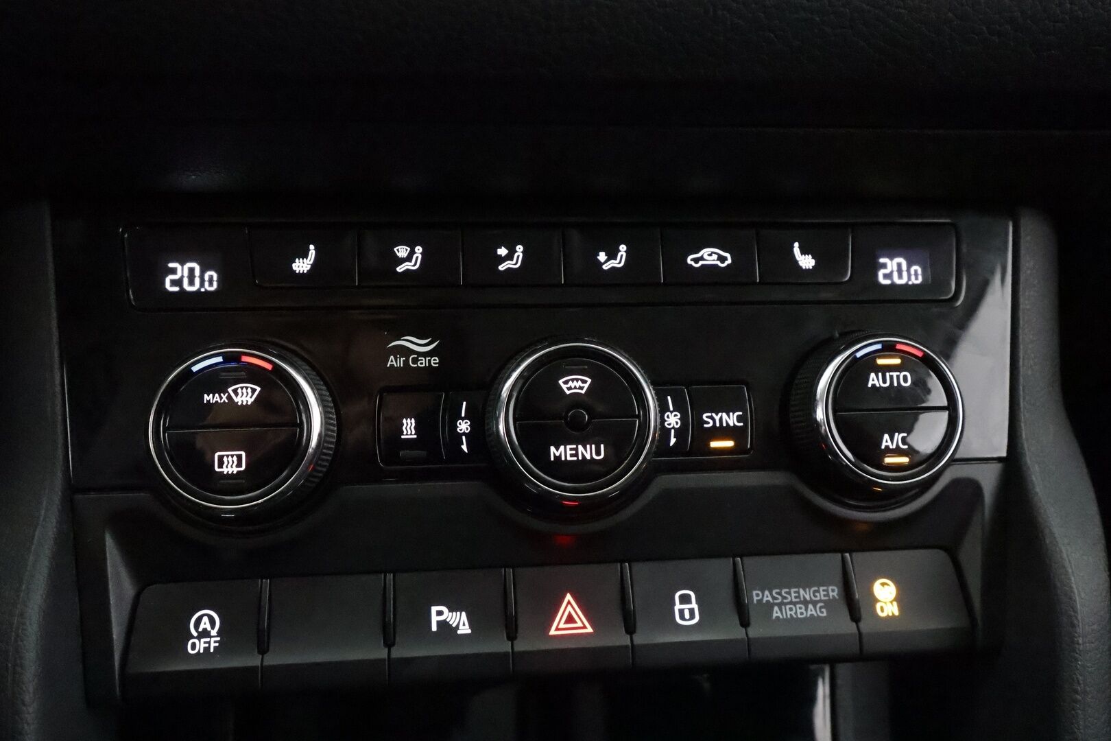 Skoda Kodiaq 2021 1,5 TSI ACT Ambition BusinessLine - | Webasto | Koukku | ACC | LED | P.tutkat | Navi | Ratinlämmitys | Keyless | 1-om Suomi-auto | Kahdet renkaat | Merkkihuollot | 