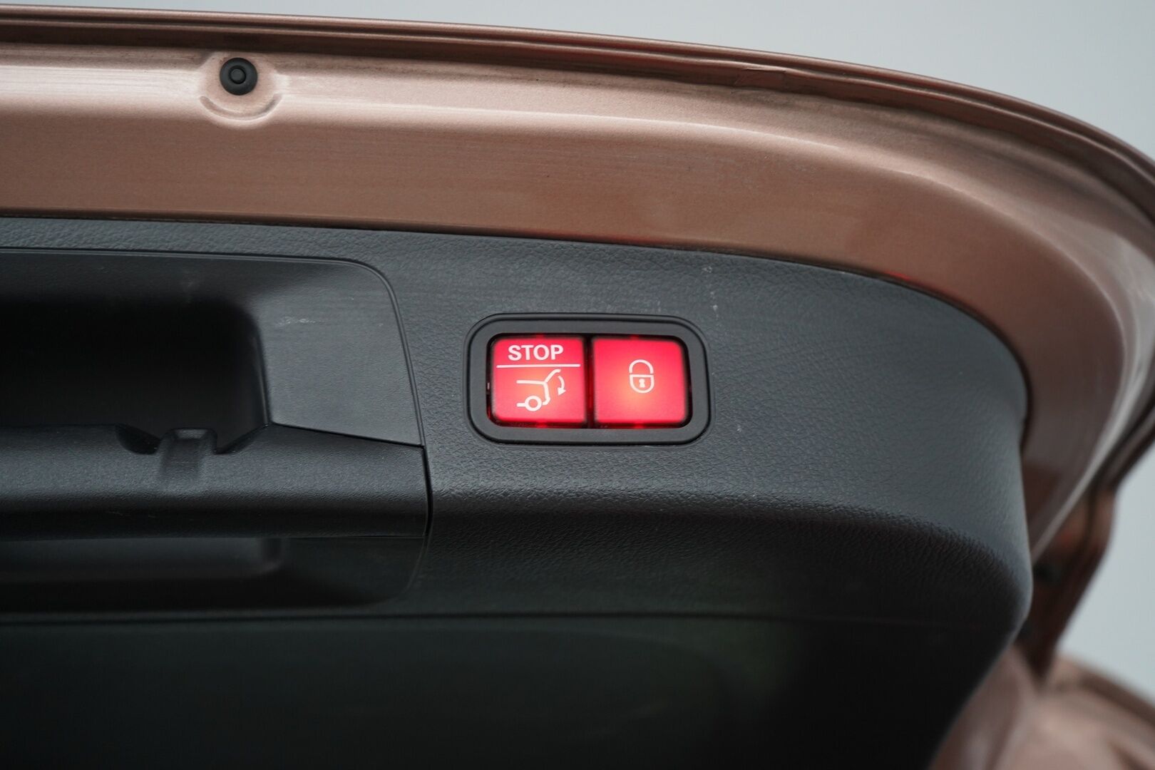 Mercedes-Benz EQA 2021 250 Business AMG *Distronic+ / Koukku / Kamera / LED High Performance* - Suomi-Auto / Kahdet renkaat / Merkkihuollot