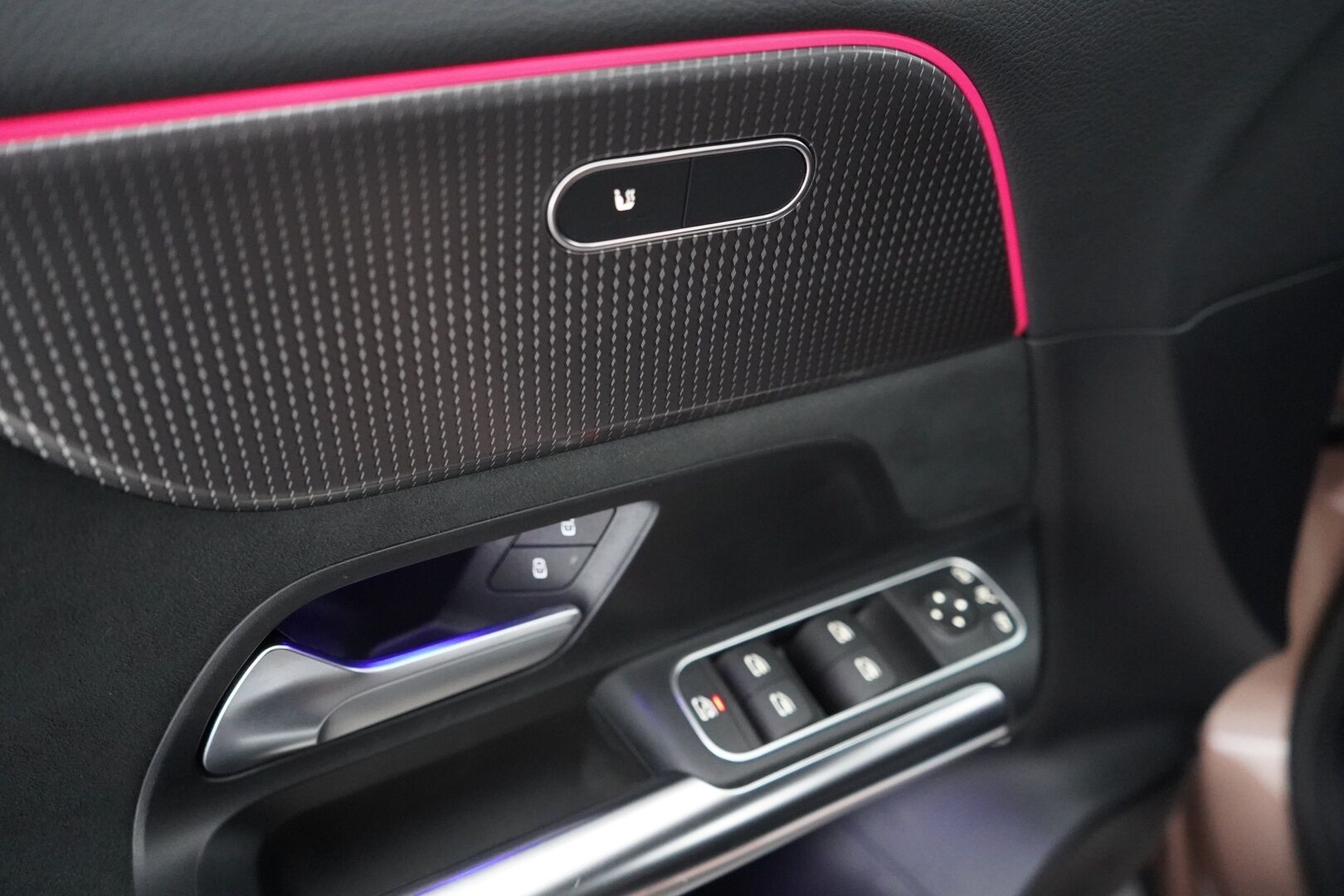 Mercedes-Benz EQA 2021 250 Business AMG *Distronic+ / Koukku / Kamera / LED High Performance* - Suomi-Auto / Kahdet renkaat / Merkkihuollot - HULLUT AVAJAISHULINAT KORKOTARJOUS 3,29 %