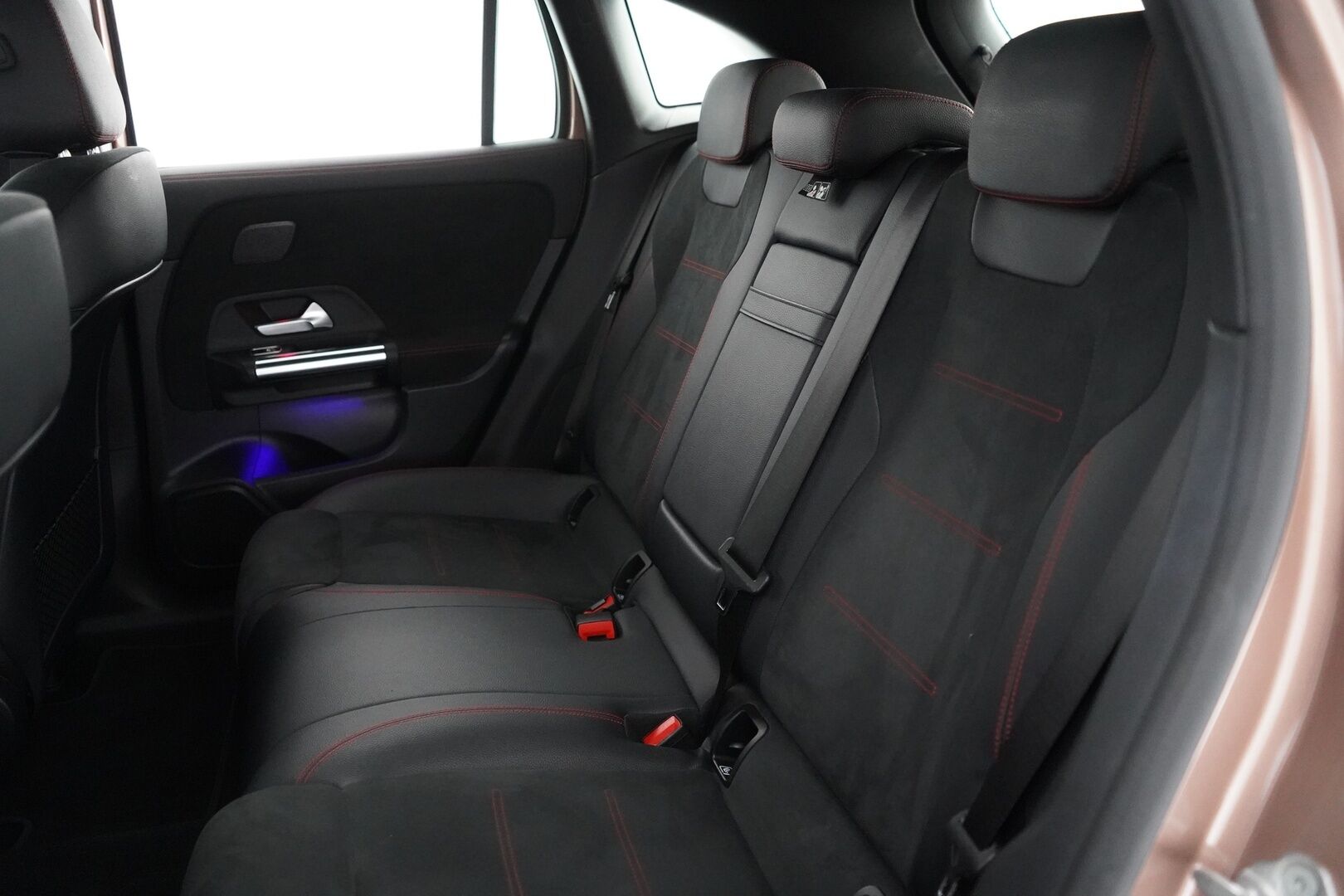 Mercedes-Benz EQA 2021 250 Business AMG *Distronic+ / Koukku / Kamera / LED High Performance* - Suomi-Auto / Kahdet renkaat / Merkkihuollot