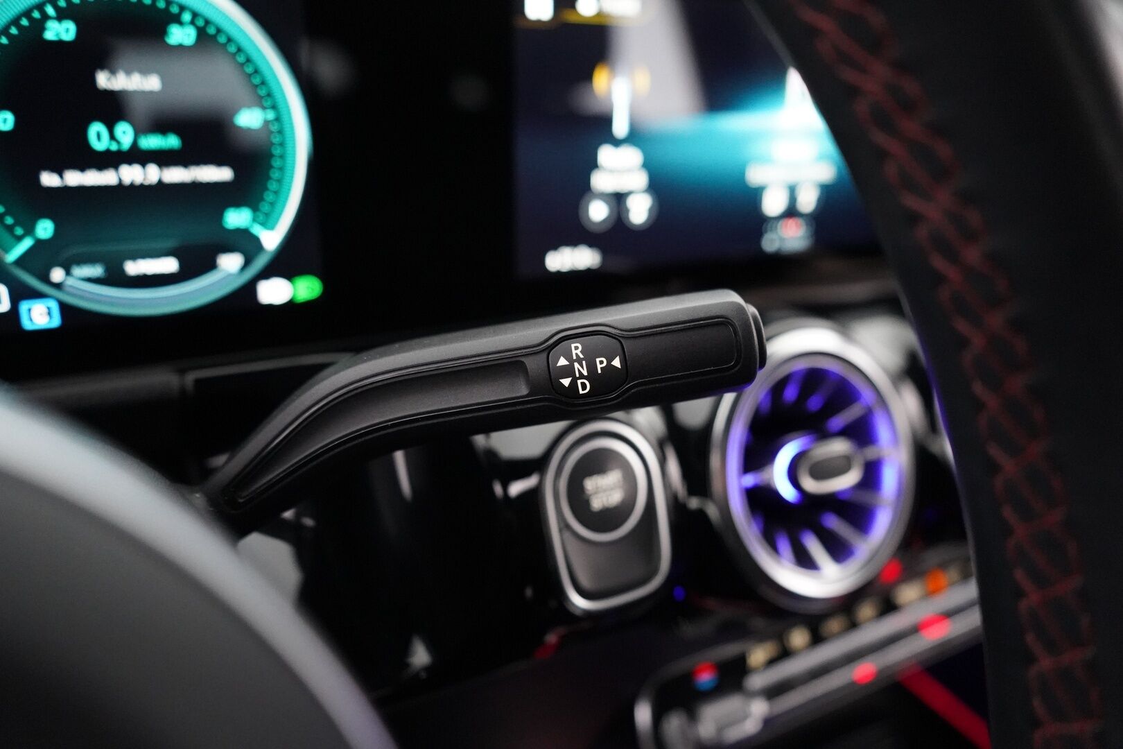 Mercedes-Benz EQA 2021 250 Business AMG - Distronic+ | Koukku | Kamera | LED High Performance | Suomi-Auto | Kahdet renkaat | Merkkihuollot | TODELLA hieno!