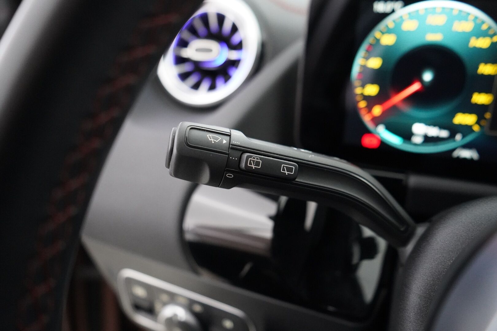 Mercedes-Benz EQA 2021 250 Business AMG *Distronic+ / Koukku / Kamera / LED High Performance* - Suomi-Auto / Kahdet renkaat / Merkkihuollot / TODELLA hieno! - HULLUT AVAJAISHULINAT KORKOTARJOUS 3,29 %