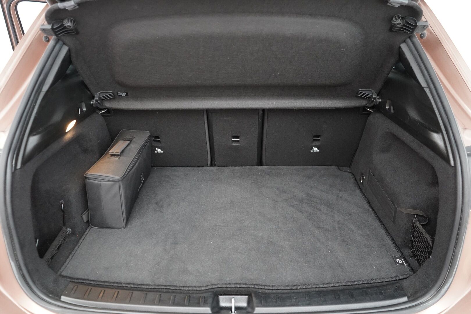 Mercedes-Benz EQA 2021 250 Business AMG *Distronic+ / Koukku / Kamera / LED High Performance* - Suomi-Auto / Kahdet renkaat / Merkkihuollot