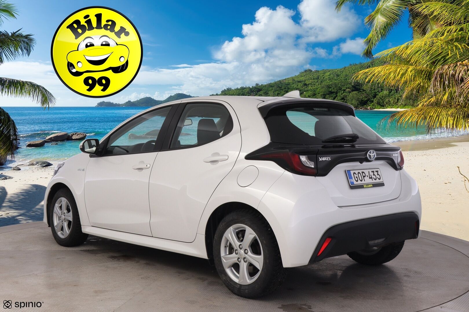 Toyota Yaris 2021 1,5 Hybrid Active * Plus paketti / ACC / Keyless Go / Navi / P. Kamera / Ratinlämmitin / Kaukovaloautomatiikka* - Helmiäisvalkoinen metalliväri / Suomi-auto / 2 Hyvät renkaat alumiiinivanteilla  / Merkkihuollettu