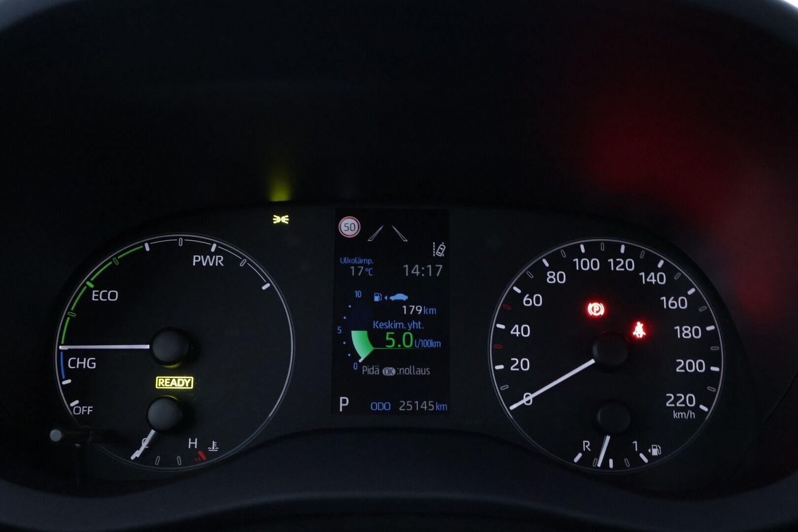 Toyota Yaris 2021 1,5 Hybrid Active * Plus paketti / ACC / Keyless Go / Navi / P. Kamera / Ratinlämmitin / Kaukovaloautomatiikka* - Helmiäisvalkoinen metalliväri / Suomi-auto / 2 Hyvät renkaat alumiiinivanteilla  / Merkkihuollettu