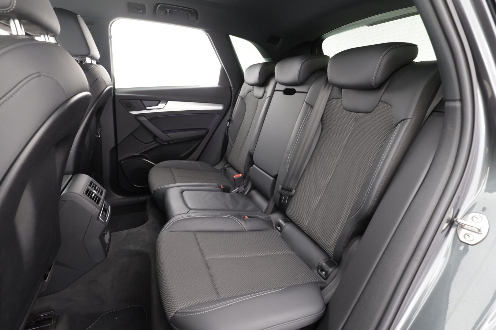 Audi Q5 2021 S line 55 TFSI e 270 kW quattro S tronic Electrified Edition - | ACC | Koukku | Ilma-alusta | Matrix-LED | P.kamera | Sporttipenkit | Keyless | Apple&Android | 1.Om Suomi-auto | Kahdet Renkaat |