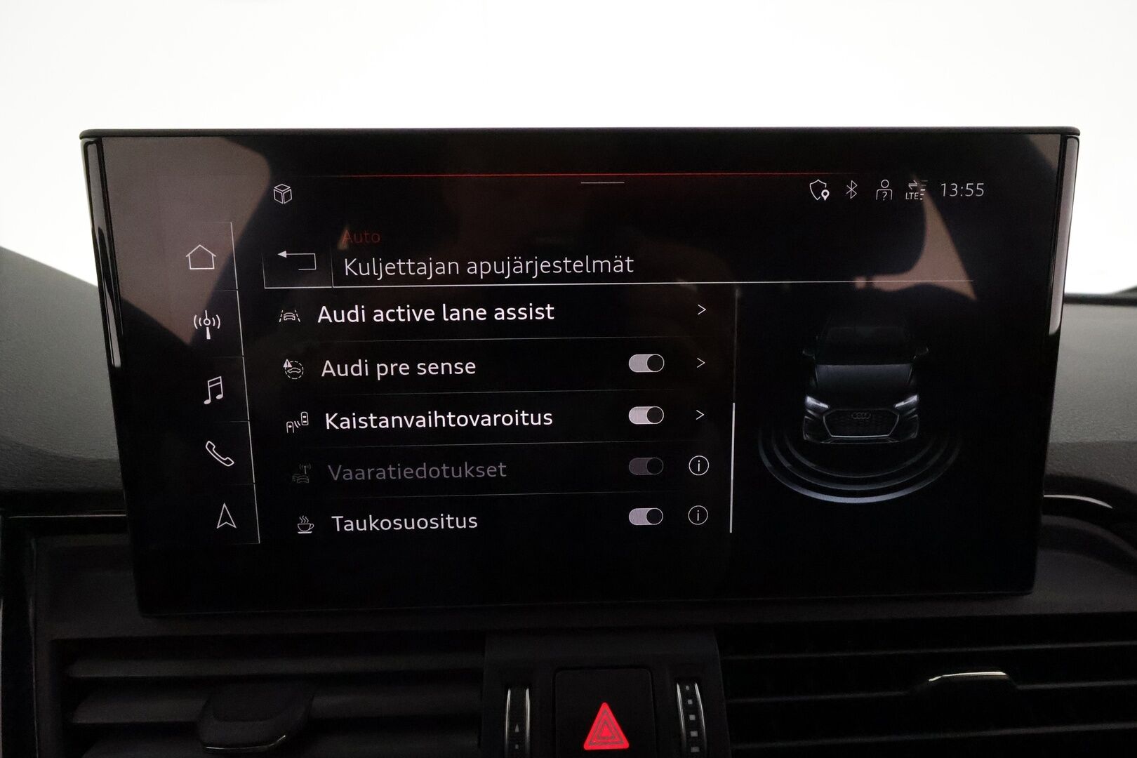 Audi Q5 2021 Sportback S line 55 TFSI e 270 kW quattro S tronic Electrified Edition **Adapt.vakkari / Matrix LED / Ilma-alusta / Koukku / Muistipenkki** - 3,99 % KORKOTARJOUS TÄHÄN AUTOON 31.8. ASTI! - 1.Om Suomi-auto / Merkkihuollettu / Kahdet renkaat aluvanteilla / Puolinahat / Sähköpenkit / Sporttipenkit / Digimittaristo / KeylessGo