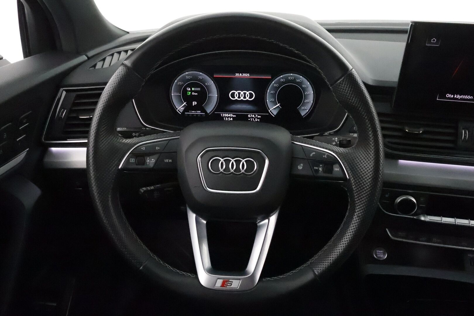 Audi Q5 2021 Sportback S line 55 TFSI e 270 kW quattro S tronic Electrified Edition **Adapt.vakkari / Matrix LED / Ilma-alusta / Koukku / Muistipenkki** - 3,99 % KORKOTARJOUS TÄHÄN AUTOON 31.8. ASTI! - 1.Om Suomi-auto / Merkkihuollettu / Kahdet renkaat aluvanteilla / Puolinahat / Sähköpenkit / Sporttipenkit / Digimittaristo / KeylessGo