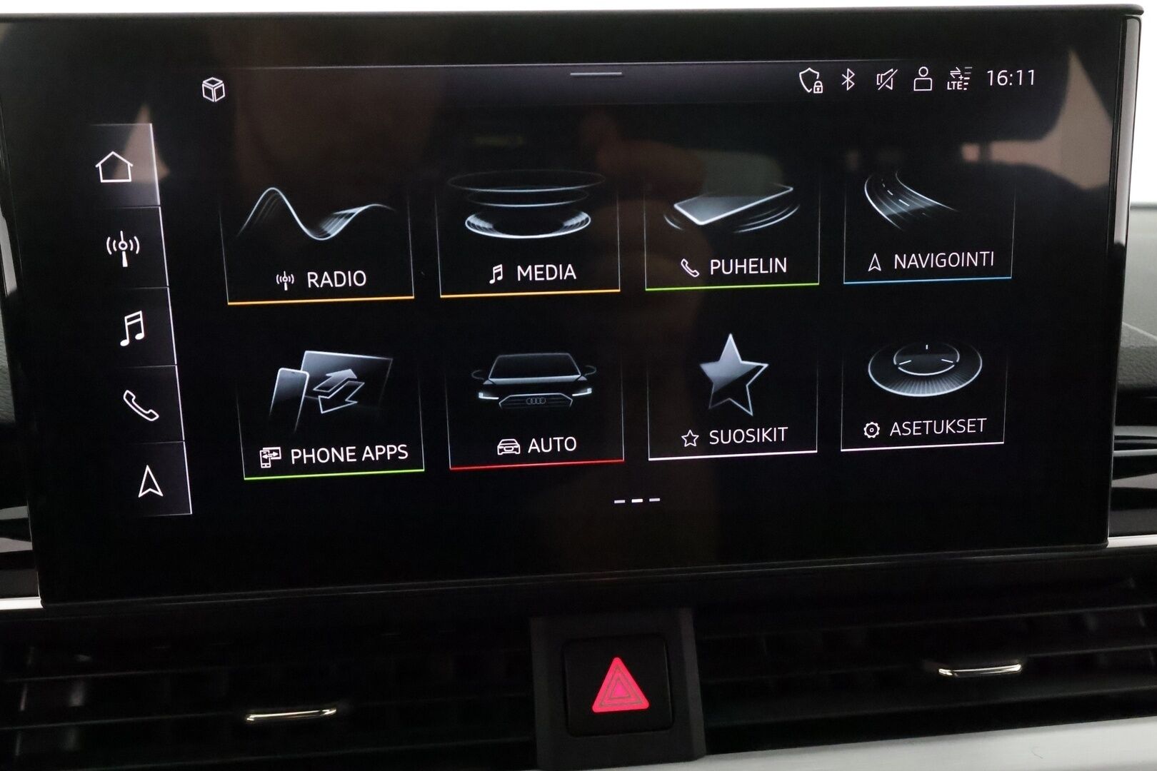 Audi A4 2021 Avant Business S line 40 TFSI MHEV quattro ** Webasto / Bang & Olufsen / Adapt.Vakkari /  P.kamera / Black Optic ** - Talvivarusteet / Suomi-auto / Digimittaristo / Vetokoukku / Matrix Led /