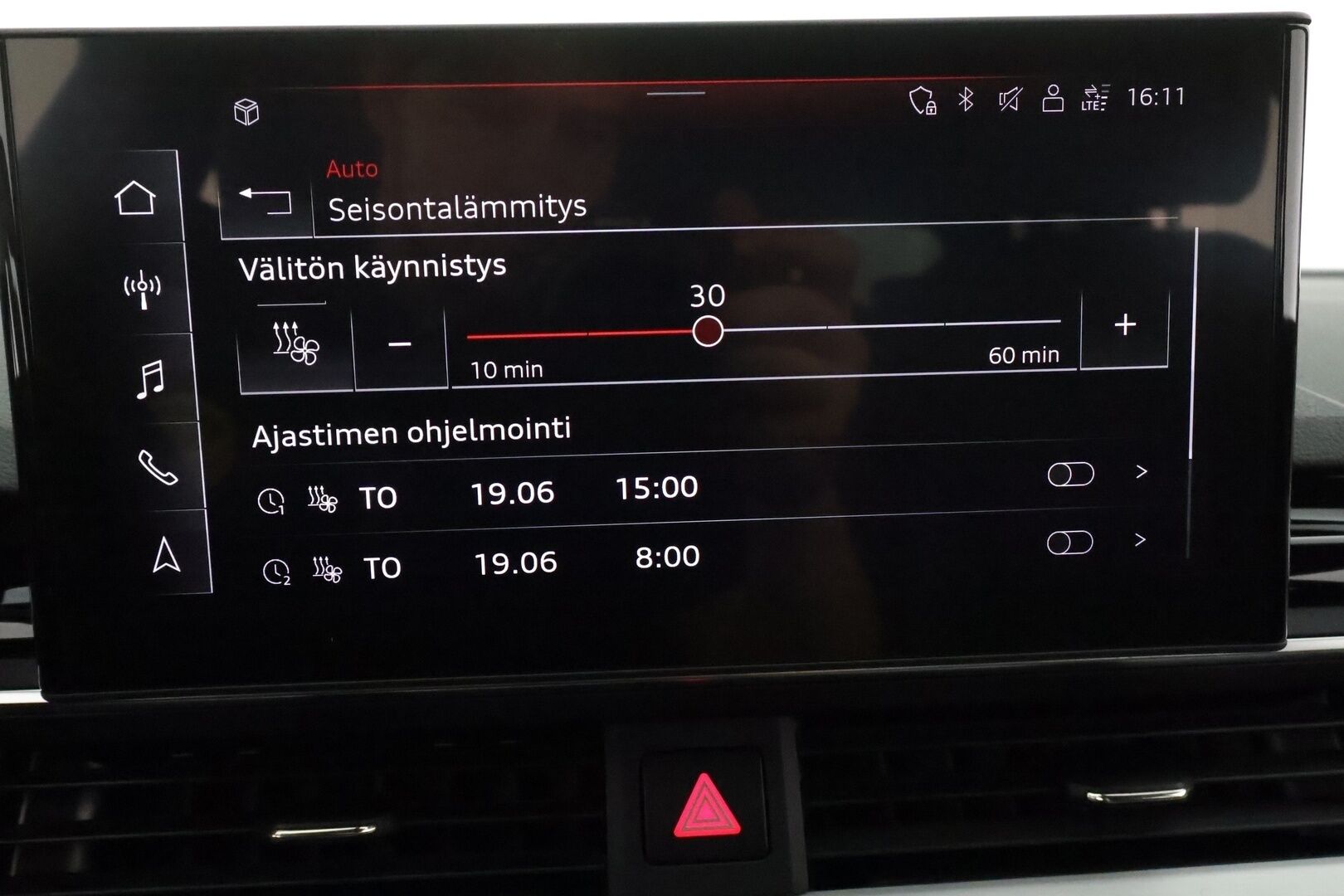 Audi A4 2021 Avant Business S line 40 TFSI MHEV quattro ** Webasto / Bang & Olufsen / Adapt.Vakkari /  P.kamera / Black Optic ** - Talvivarusteet / Suomi-auto / Digimittaristo / Vetokoukku / Matrix Led /