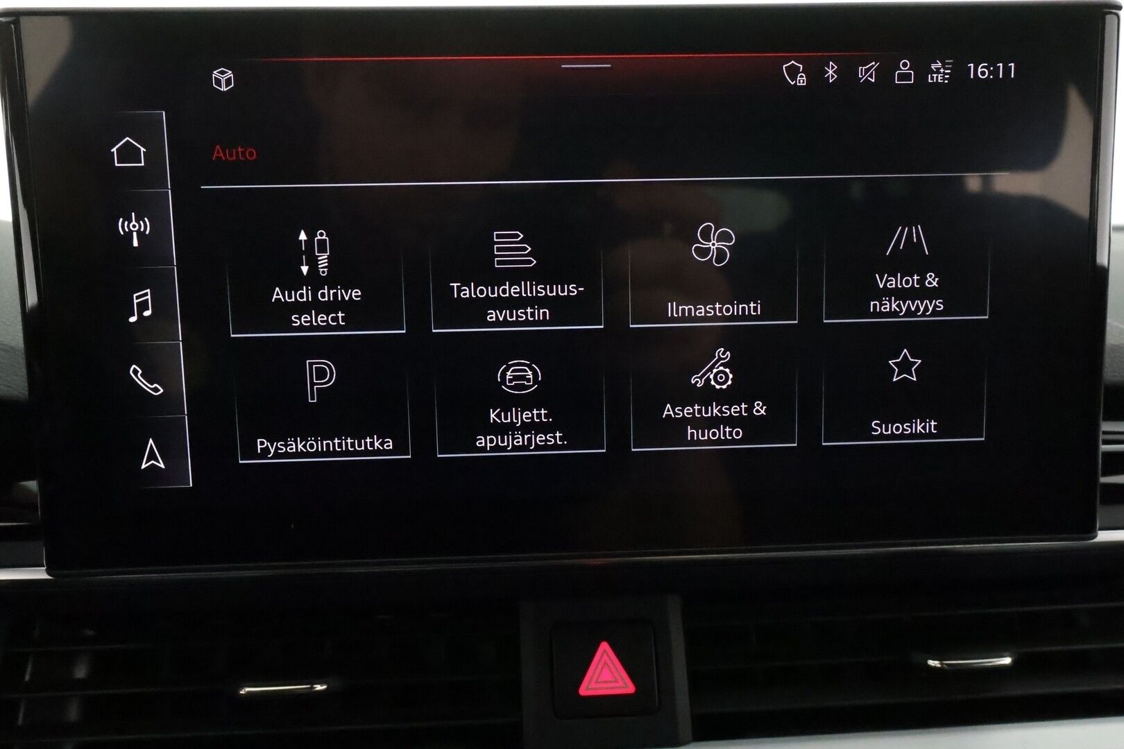 Audi A4 2021 Avant Business S line 40 TFSI MHEV quattro ** Webasto / Bang & Olufsen / Adapt.Vakkari /  P.kamera / Black Optic ** - Talvivarusteet / Suomi-auto / Digimittaristo / Vetokoukku / Matrix Led /