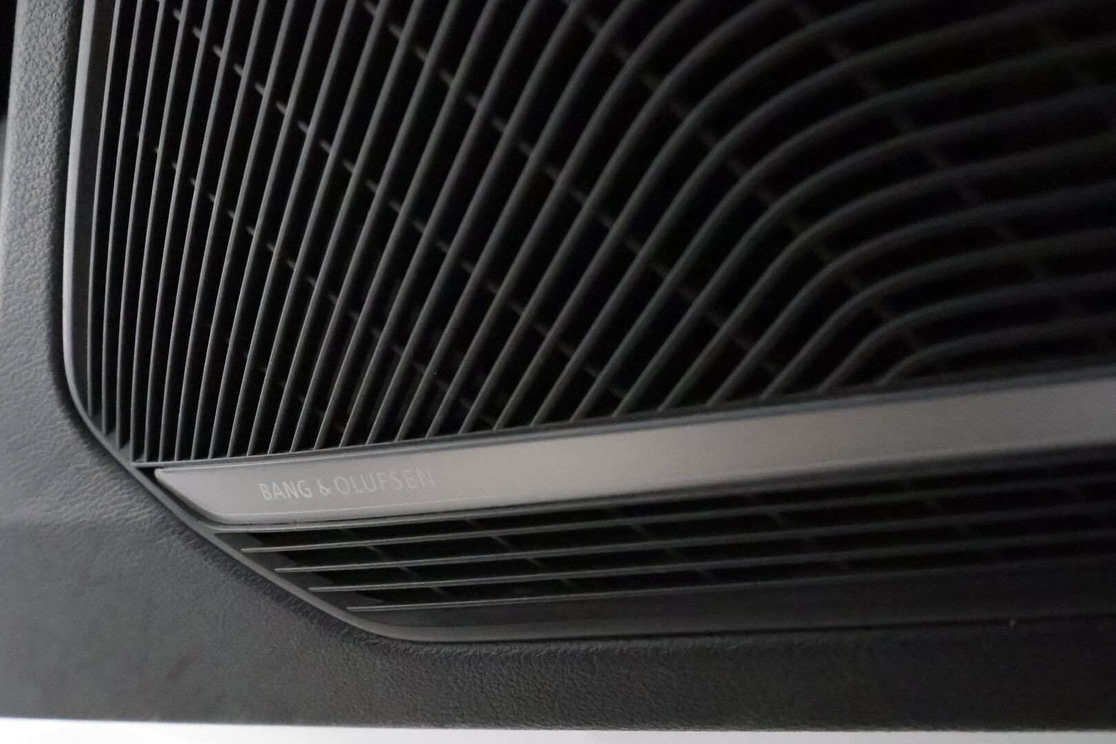 Audi A4 2021 Avant Business S line 40 TFSI MHEV quattro ** Webasto / Bang & Olufsen / Adapt.Vakkari /  P.kamera / Black Optic ** - Talvivarusteet / Suomi-auto / Digimittaristo / Vetokoukku / Matrix Led /